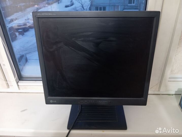 Монитор LG flatron L1710S