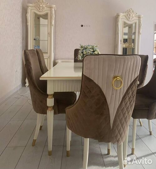 Стол обеденный со стульями
