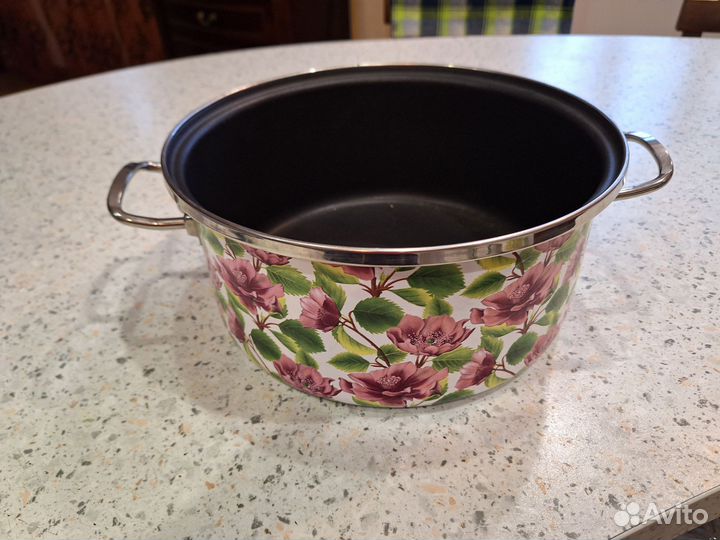 Кастрюля эмалированная