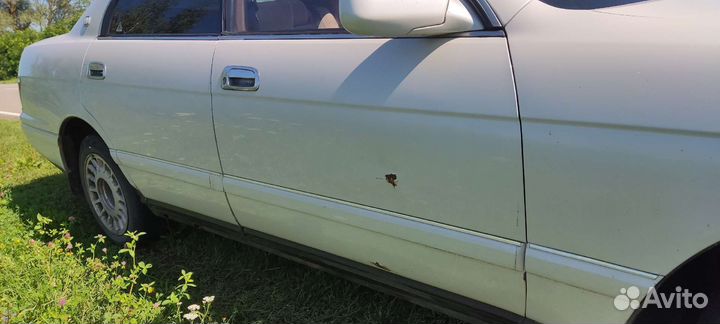 Двери Toyota crown 140