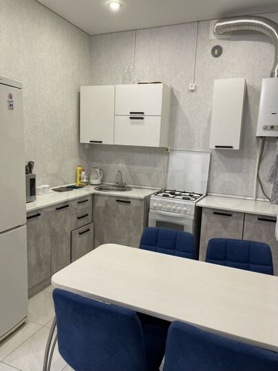 2-к. квартира, 40 м², 3/3 эт.