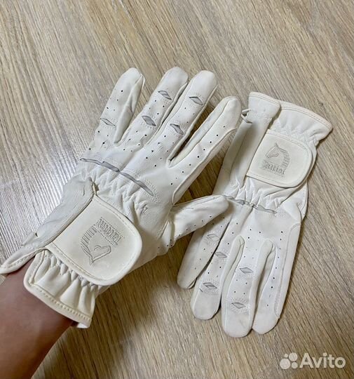 Перчатки для верховой езды белые Tattini