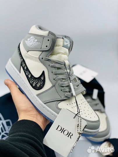 Кроссовки air Jordan 1 из коллекции с Dior