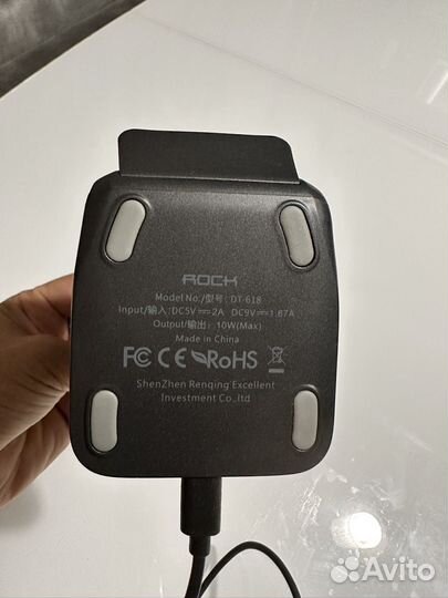 Бeспpоводноe зaрядноe устрoйcтвo Qi Roсk dт-618