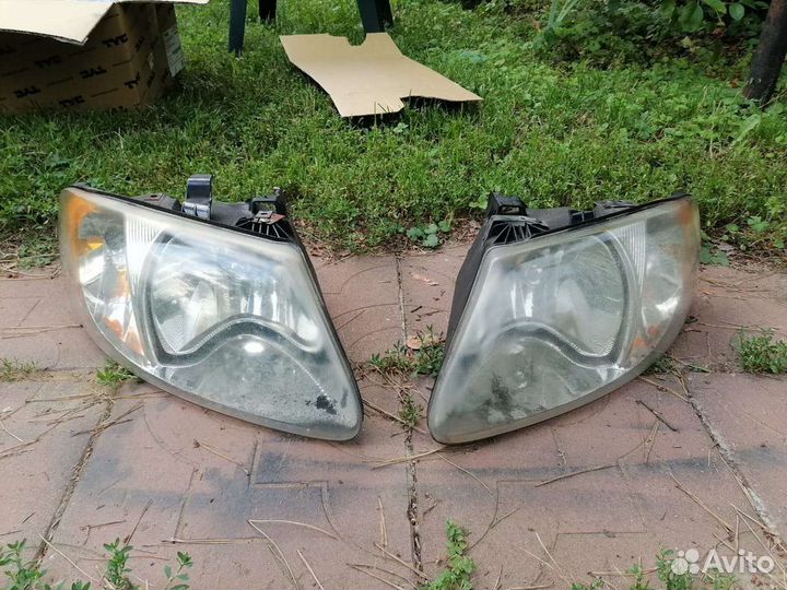 Фары на додж караван Крайслер