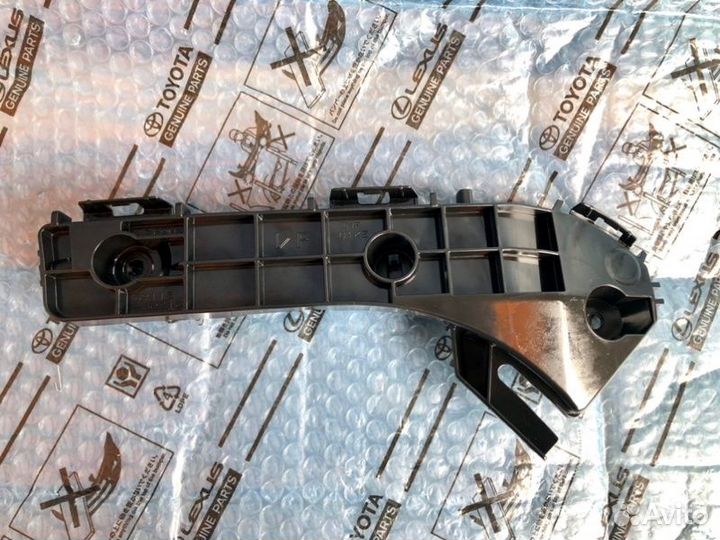 Кронштейн бампера передний правый Lexus Lx 570