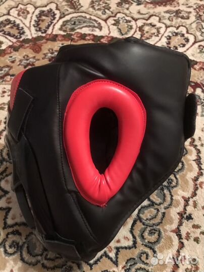 Шлем закрытый взрослый защитный на липучке