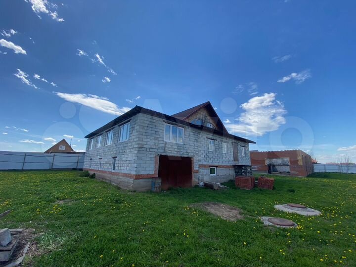 Дом 197,3 м² на участке 17,3 сот.