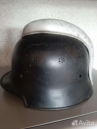 Каска пожарной полиции Германия