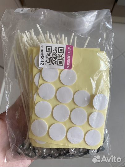 Фитиль и закрепитель для свеч