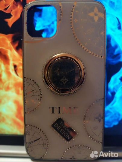 Чехлы на iPhone 11