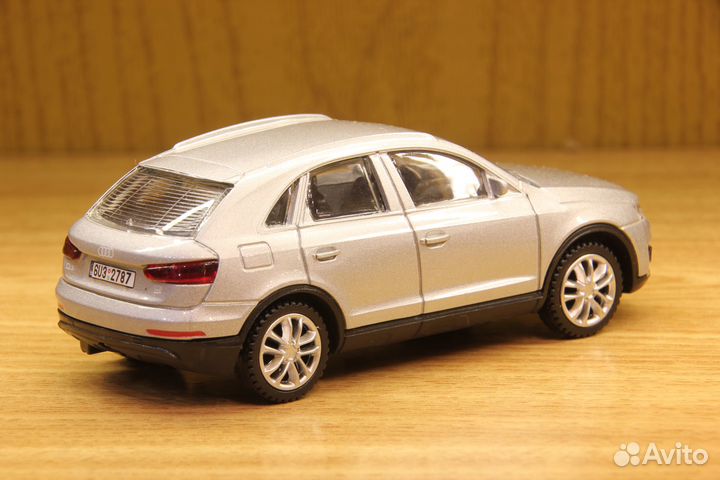 Модель Audi Q3 rastar 1:43