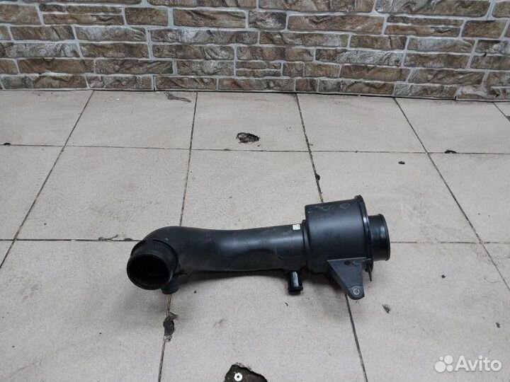 Патрубок воздушного фильтра Land Rover Discovery