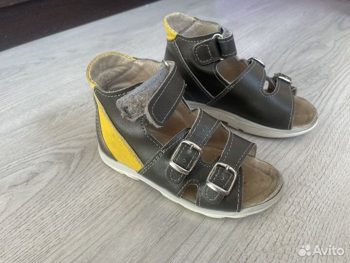 Босоножки с нарощеной девой подошвой