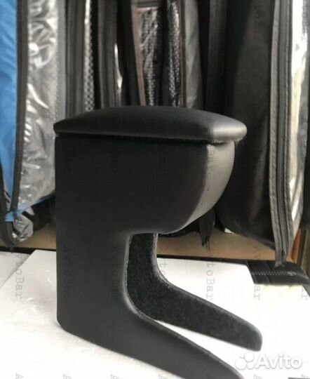 Подлокотник Nissan Terrano