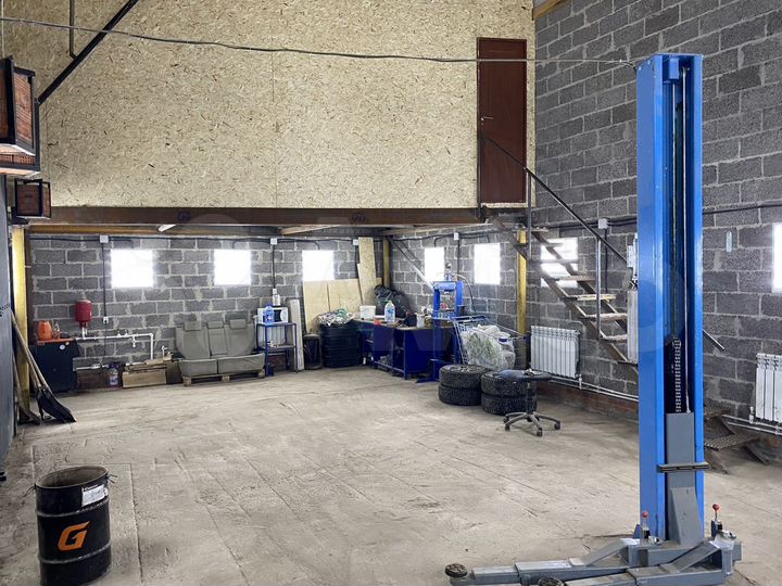 Гараж, > 30 м²