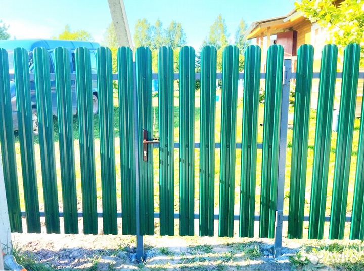 Заборы из штакетника