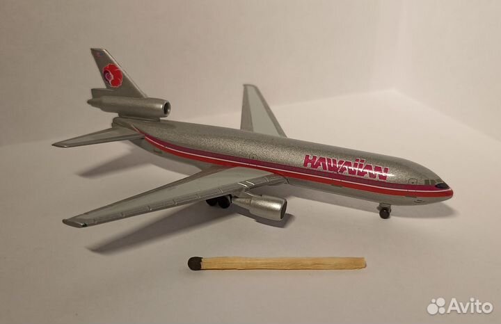 Модель самолета DC-10 Hawaiian 1:500