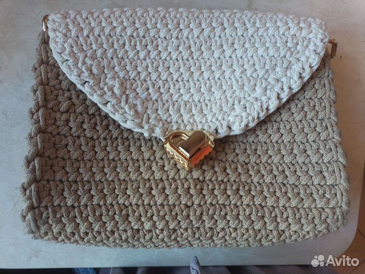 Клатч вязаный