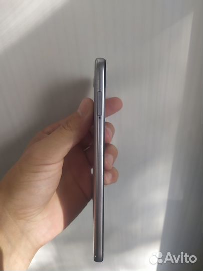 Телефон Xiaomi redmi note 5a