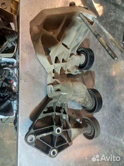 Кронштейн крепления генератора Mercedes A-Class W1