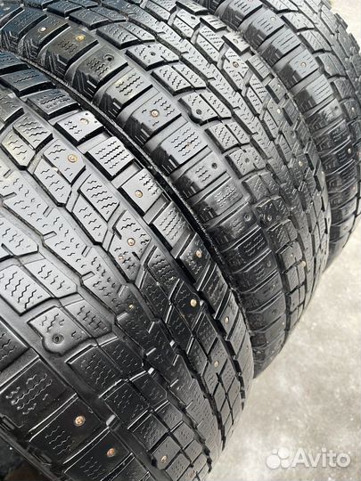 Dunlop SP Winter Ice 01 235/65 R17