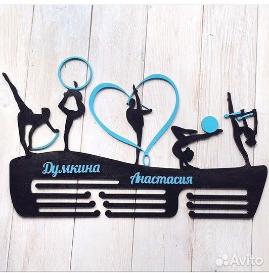 Медальница из дерева