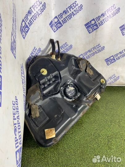 Бензобак Mazda 6 Gg седан 1.8 L8 2004