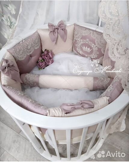 Комплект бортиков и постельного белья