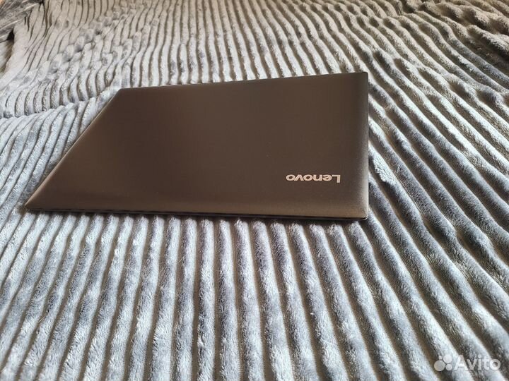 Ноутбук Lenovo