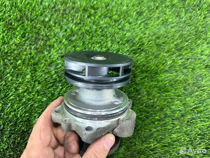 Помпа Bmw X5 E53 M54B30 2006