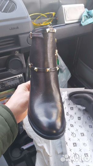 Полусапожки женские 38 размера на каблуке