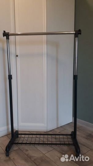 Вешалка - стойка