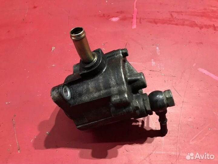 Насос вакуумный Toyota Avensis Т250 (дорестайл)