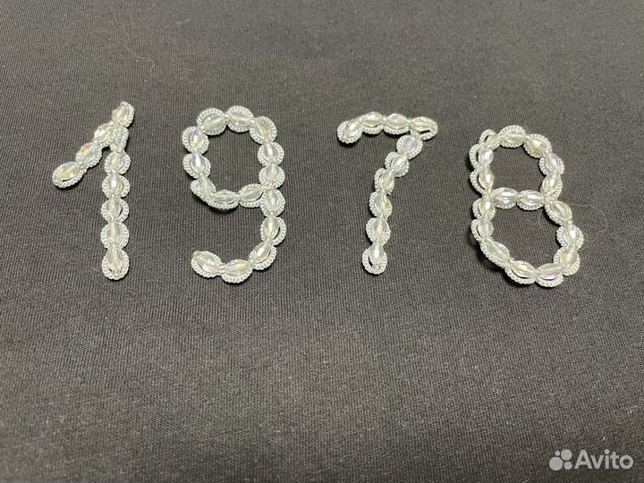 Футболки с вышивкой камнями