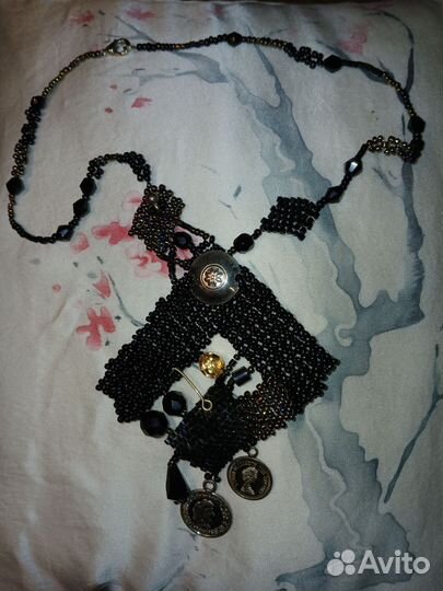 Украшение на шею