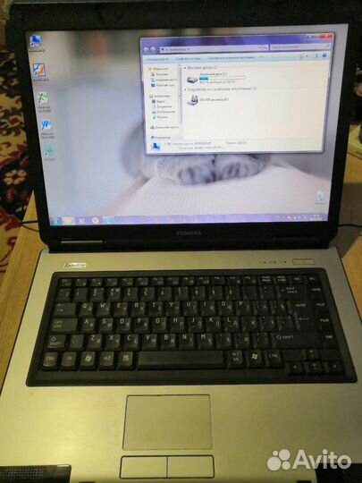 Ноутбук toshiba satellite L40-139