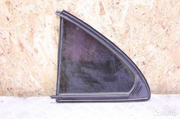 Стекло двери задней правой форточка C 203