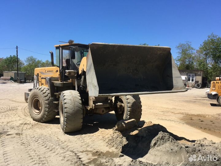 Песок, щебень, чернозем, цемент