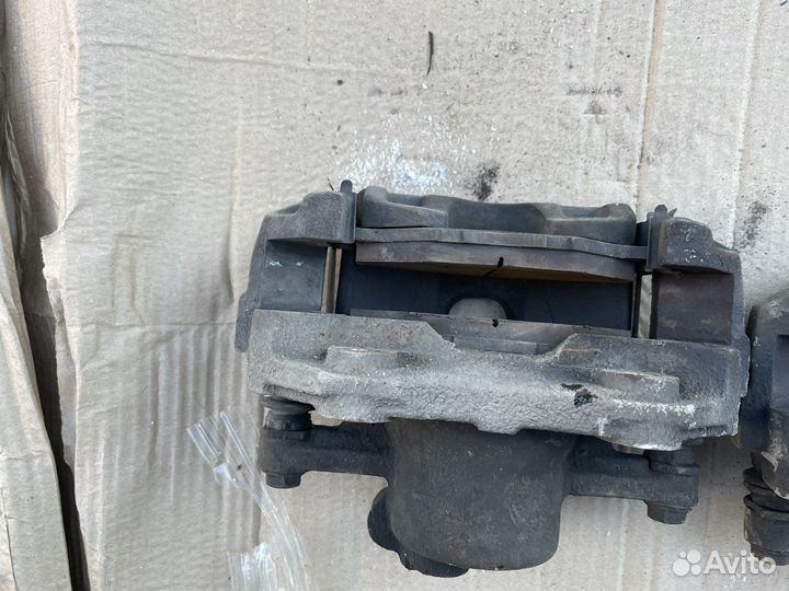 Суппорт передний Шкода Рапид Поло седан