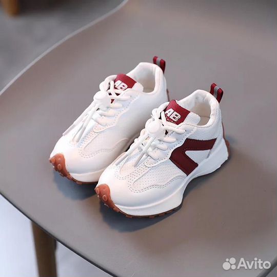 Кроссовки детские