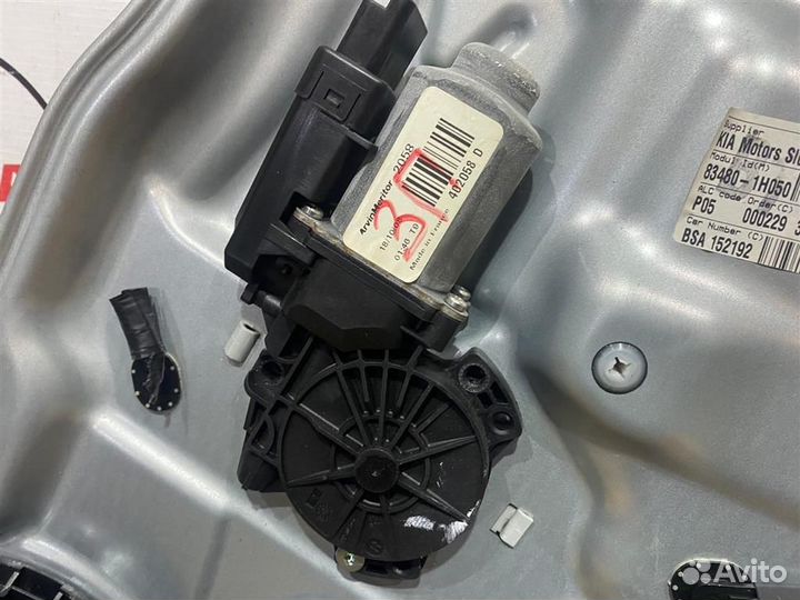 Стеклоподъемник задний правый Kia Ceed 07-12 ED