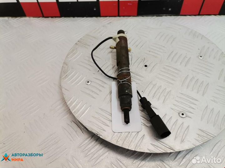 Форсунка Volkswagen Polo 4 2004 028130203F