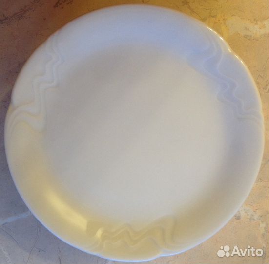 Тарелки белые (d 19 см) Чехия 7 шт