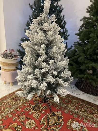 Елка искусственная заснеженная