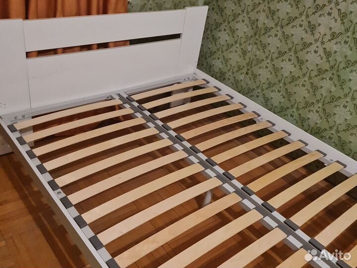 Кровать с матрасом 140 190