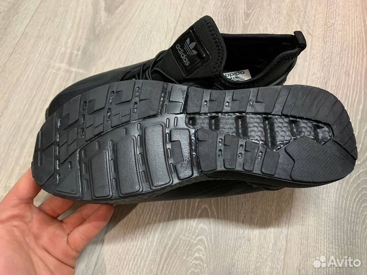 Кроссовки Adidas черные