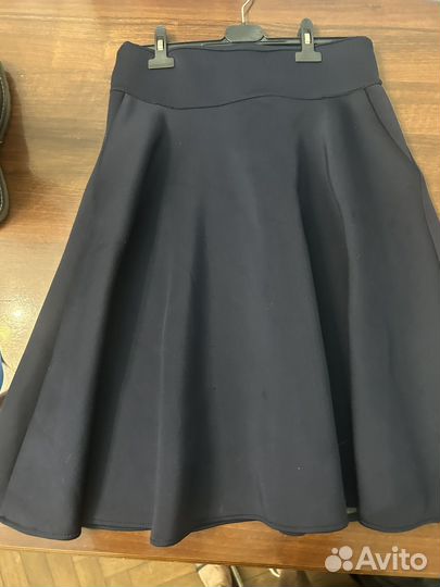 Стильная юбка р 52 демисезонная, плотная ткань
