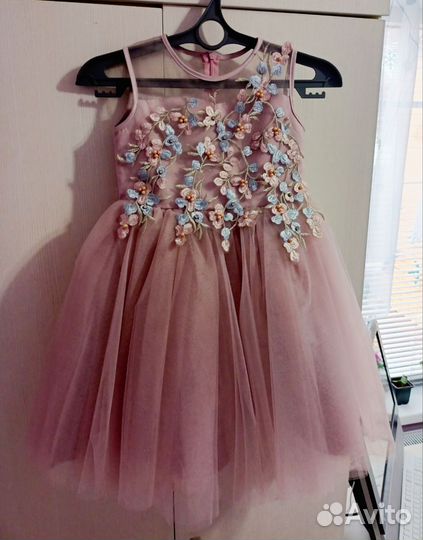 Платье для девочки праздничное 122 размер