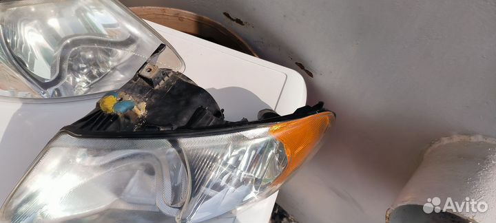 Фары Chrysler Voyager 3/dodge caravan